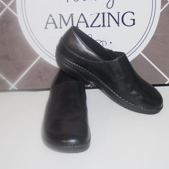 4b  LN MENS "MANILA" SPRING STEP CLOGS - 11 - BLACK LEATHER - Picture 1 of 5